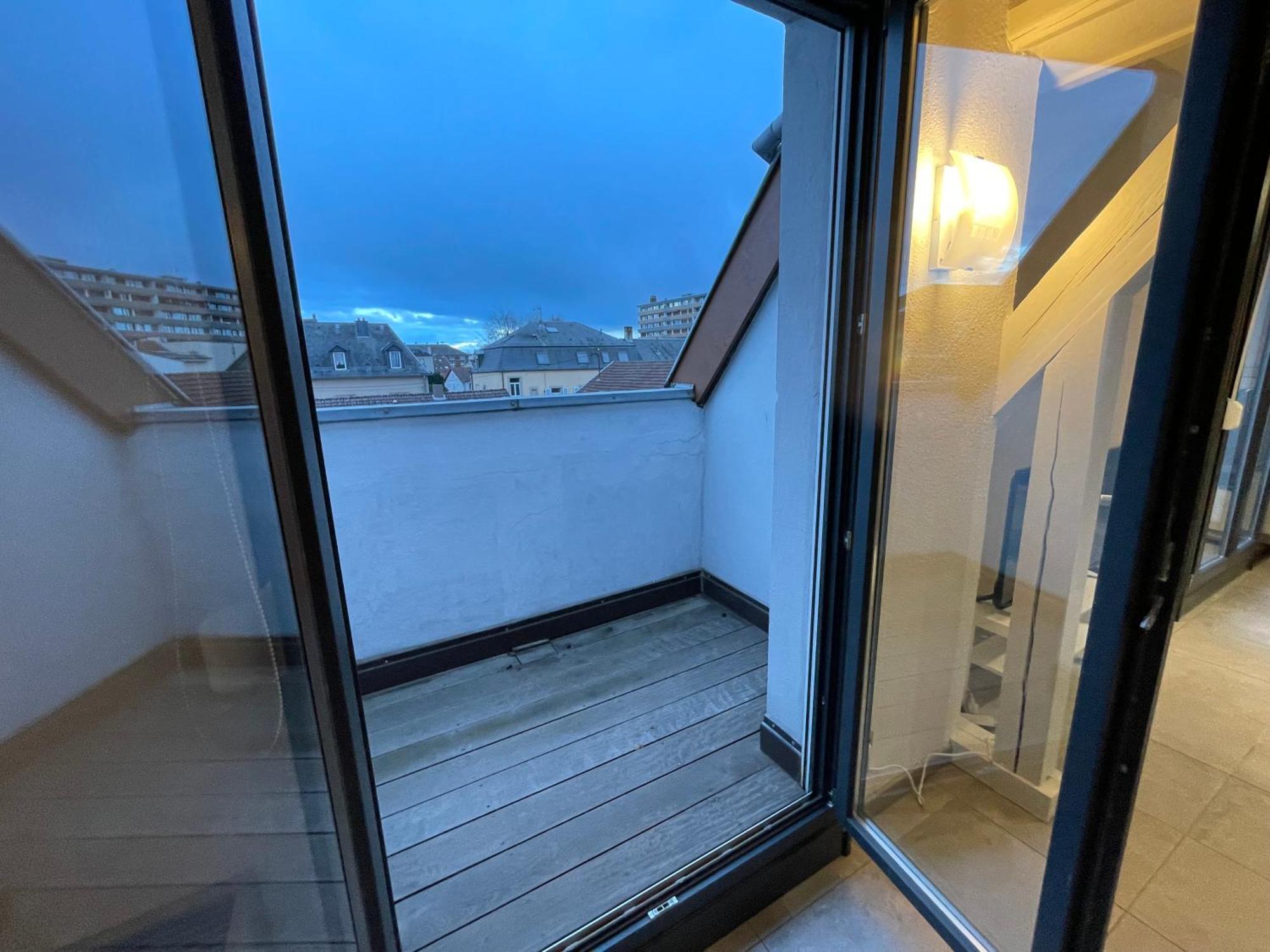 Fathala - Appartement Lumineux En Dernier Etage - Face A La Gare Routiere Sarrebourg Zewnętrze zdjęcie